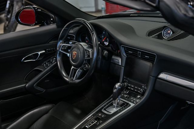 2017 Porsche 911 Carrera Cabriolet - 22940196 - 28
