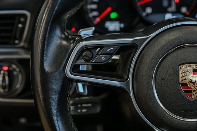 2017 Porsche 911 Carrera Cabriolet - 22940196 - 33