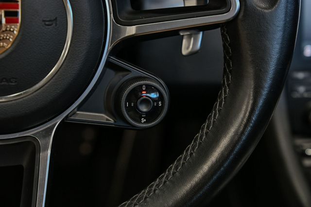 2017 Porsche 911 Carrera Cabriolet - 22940196 - 35