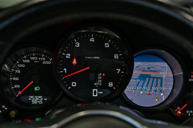 2017 Porsche 911 Carrera Cabriolet - 22940196 - 36