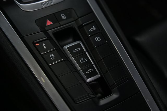 2017 Porsche 911 Carrera Cabriolet - 22940196 - 39