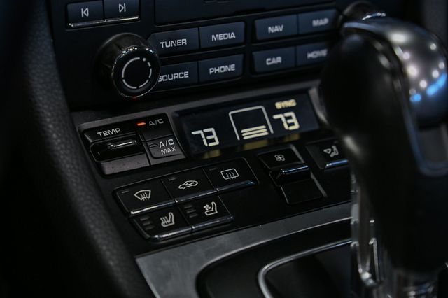 2017 Porsche 911 Carrera Cabriolet - 22940196 - 41