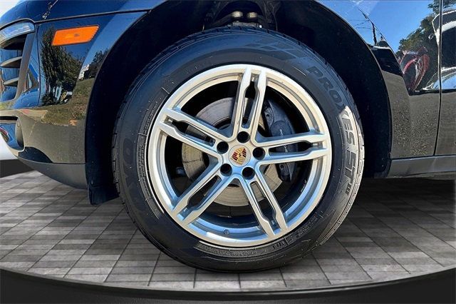 2017 Porsche Macan AWD - 22920822 - 36