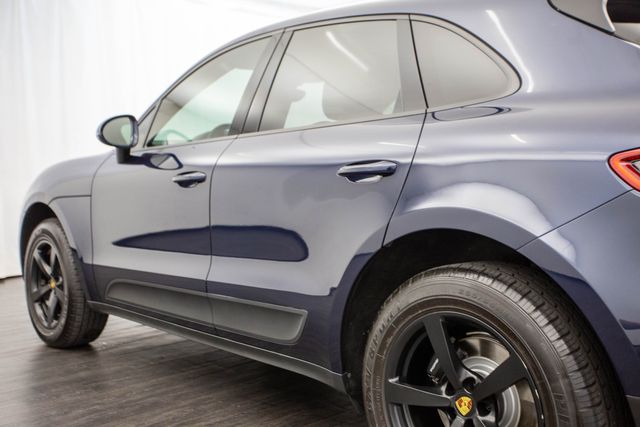 2017 Porsche Macan AWD - 22287250 - 31