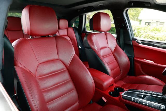 2017 Porsche Macan Turbo AWD - 22876729 - 17