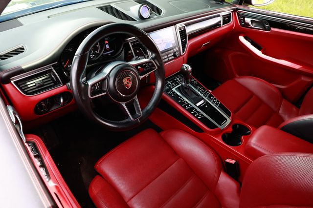 2017 Porsche Macan Turbo AWD - 22876729 - 3