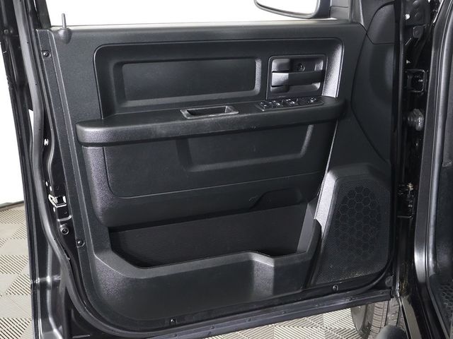 2017 Ram 1500 Express 4x4 Quad Cab 6'4" Box - 22931532 - 17
