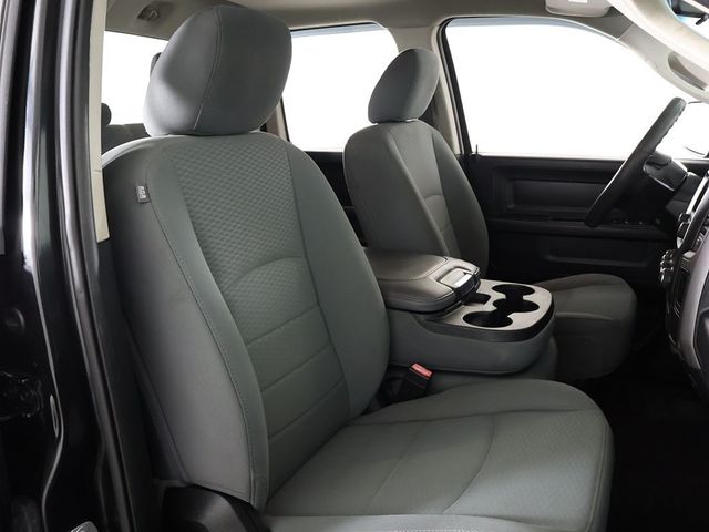 2017 Ram 1500 Express 4x4 Quad Cab 6'4" Box - 22931532 - 26