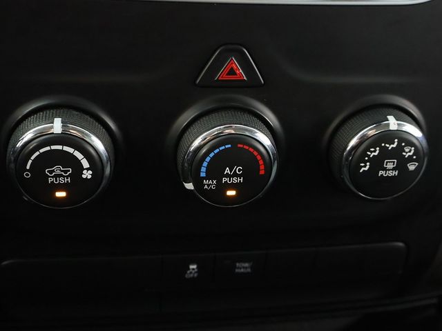 2017 Ram 1500 Express 4x4 Quad Cab 6'4" Box - 22931532 - 38
