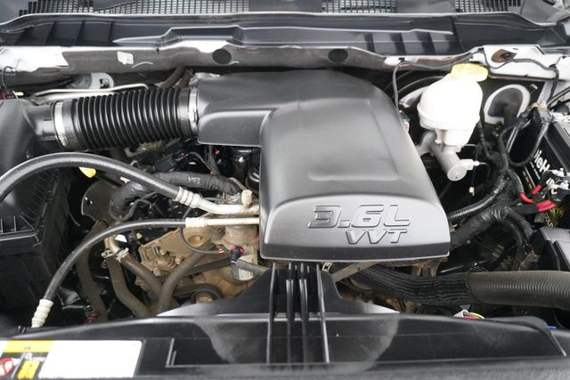 2017 Ram 1500 Tradesman 4x4 Quad Cab 6'4" Box - 22820993 - 22