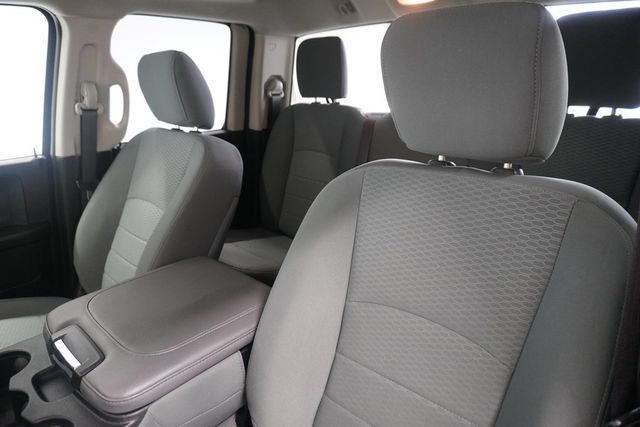 2017 Ram 1500 Tradesman 4x4 Quad Cab 6'4" Box - 22820994 - 9