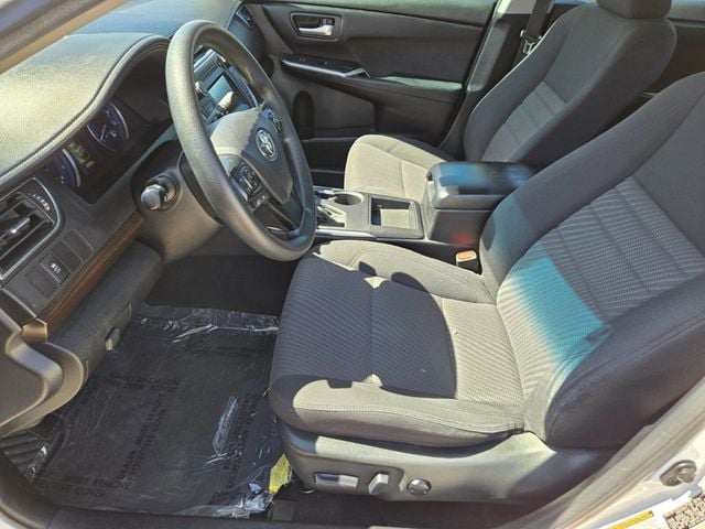 2017 Toyota Camry LE Automatic - 22914852 - 6