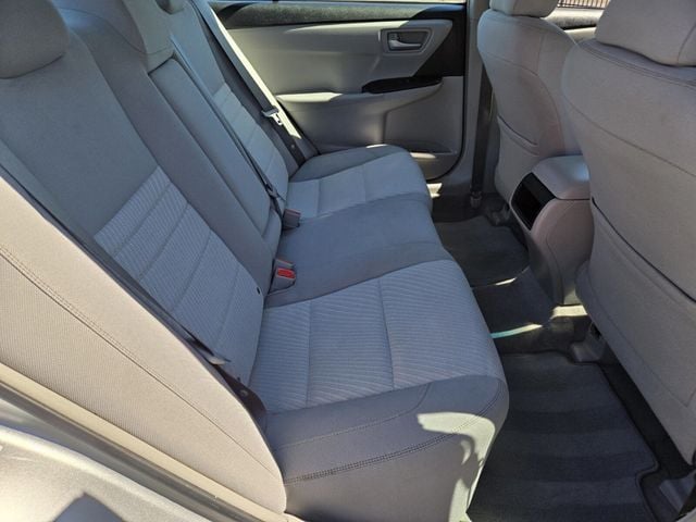 2017 Toyota Camry LE Automatic - 22917739 - 11