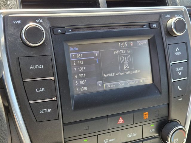 2017 Toyota Camry LE Automatic - 22917739 - 17