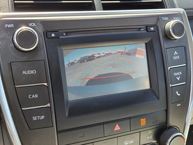 2017 Toyota Camry LE Automatic - 22917739 - 18