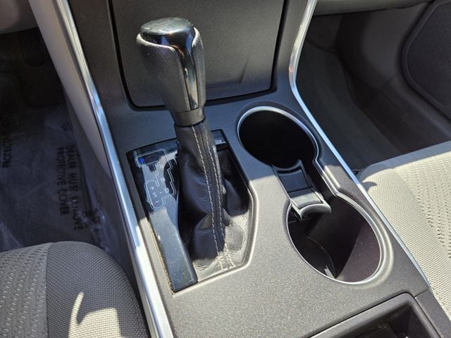2017 Toyota Camry LE Automatic - 22917739 - 19