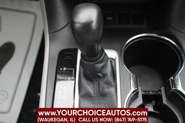 2017 Toyota Highlander LE I4 FWD - 22852092 - 24