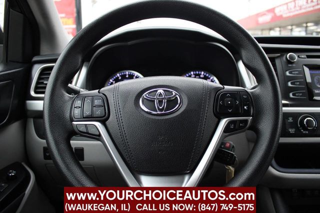 2017 Toyota Highlander LE I4 FWD - 22852092 - 26