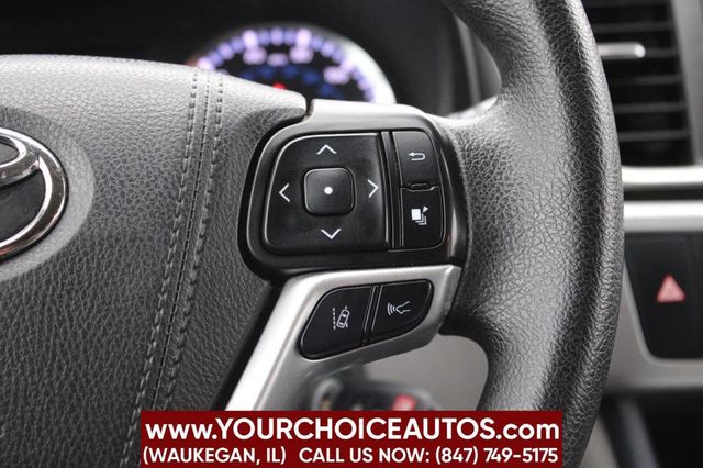 2017 Toyota Highlander LE I4 FWD - 22852092 - 27