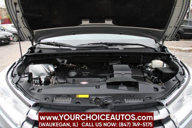 2017 Toyota Highlander LE I4 FWD - 22852092 - 32