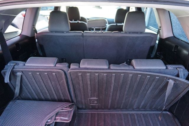 2017 Toyota Highlander THIRD ROW SEATS,TOWING PKG, PREMIUM WHEELS - 22920326 - 9
