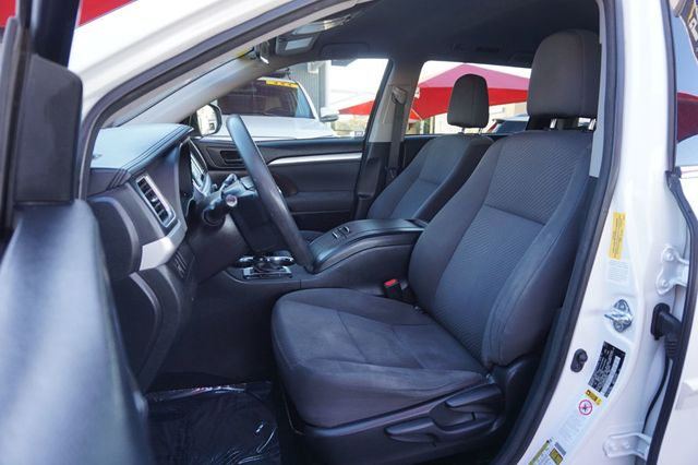 2017 Toyota Highlander THIRD ROW SEATS,TOWING PKG, PREMIUM WHEELS - 22920326 - 17