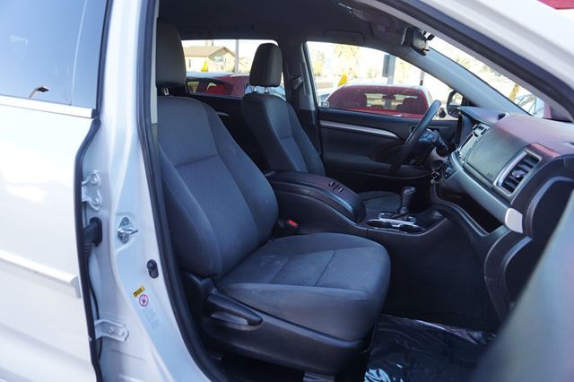 2017 Toyota Highlander THIRD ROW SEATS,TOWING PKG, PREMIUM WHEELS - 22920326 - 21