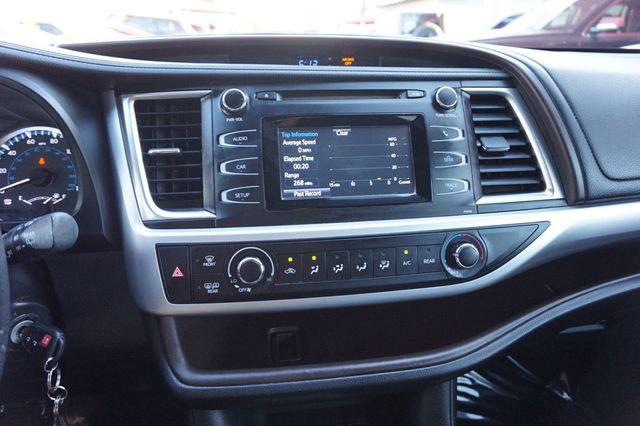 2017 Toyota Highlander THIRD ROW SEATS,TOWING PKG, PREMIUM WHEELS - 22920326 - 26