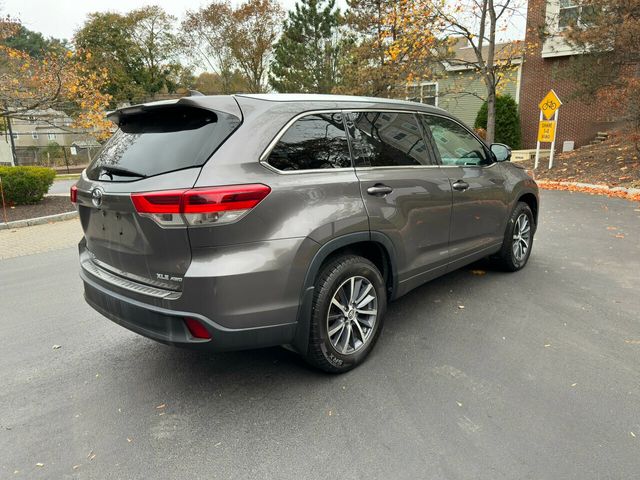 2017 Toyota Highlander XLE V6 AWD - 22183549 - 4