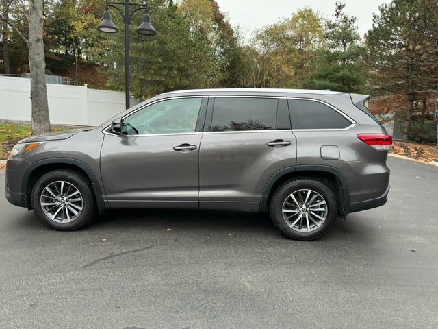 2017 Toyota Highlander XLE V6 AWD - 22183549 - 7