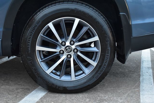 2017 Toyota Highlander XLE V6 AWD - 22937665 - 10