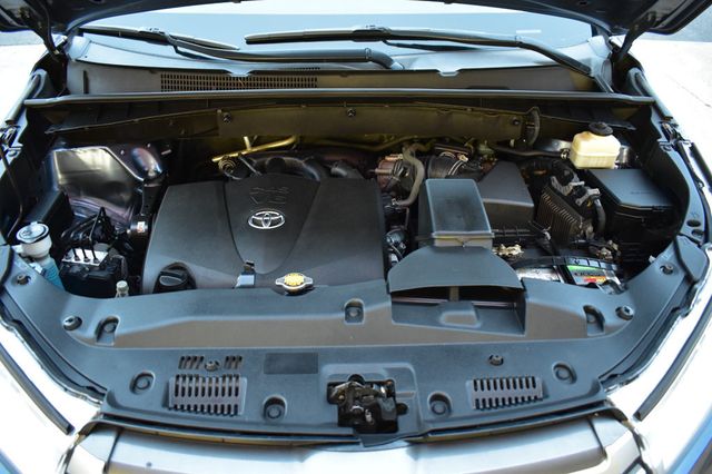 2017 Toyota Highlander XLE V6 AWD - 22937665 - 11