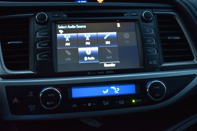 2017 Toyota Highlander XLE V6 AWD - 22937665 - 33