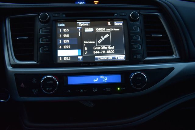 2017 Toyota Highlander XLE V6 AWD - 22937665 - 35