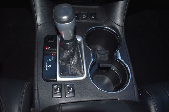 2017 Toyota Highlander XLE V6 AWD - 22937665 - 44