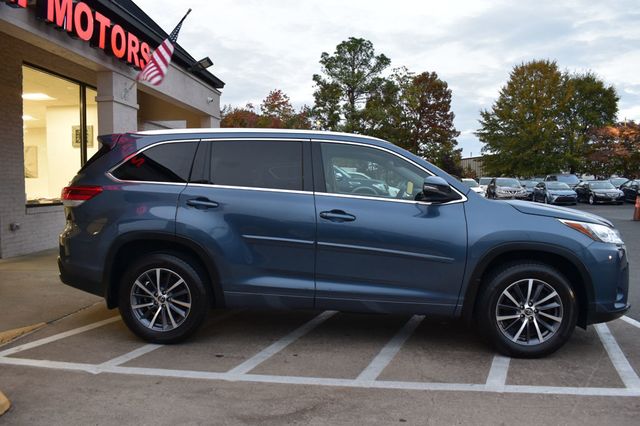 2017 Toyota Highlander XLE V6 AWD - 22937665 - 5