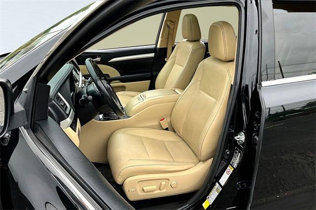 2017 Toyota Highlander XLE V6 AWD - 22866555 - 9