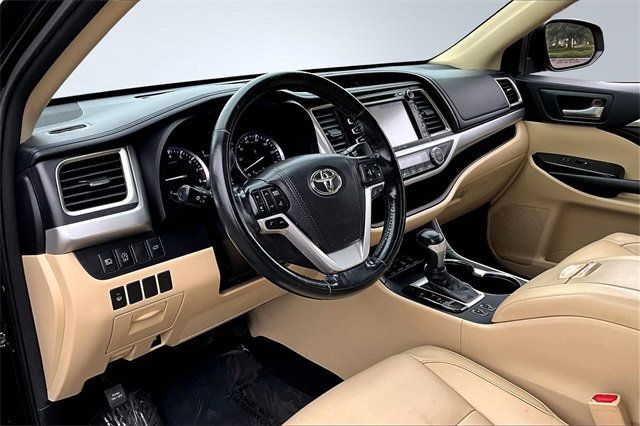 2017 Toyota Highlander XLE V6 AWD - 22866555 - 10
