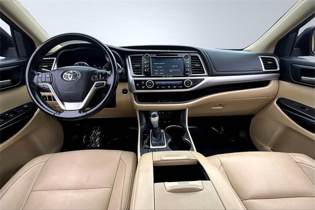 2017 Toyota Highlander XLE V6 AWD - 22866555 - 18