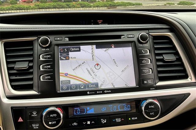 2017 Toyota Highlander XLE V6 AWD - 22866555 - 25