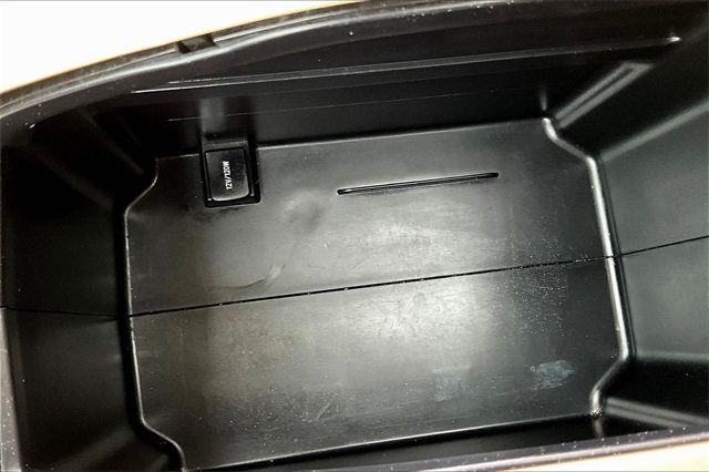 2017 Toyota Highlander XLE V6 AWD - 22866555 - 28