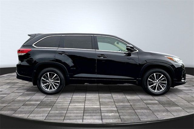 2017 Toyota Highlander XLE V6 AWD - 22866555 - 7