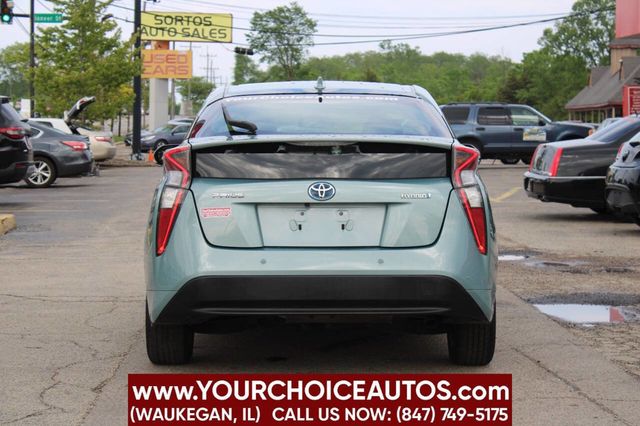 2017 Toyota Prius Two 4dr Hatchback - 22893436 - 5