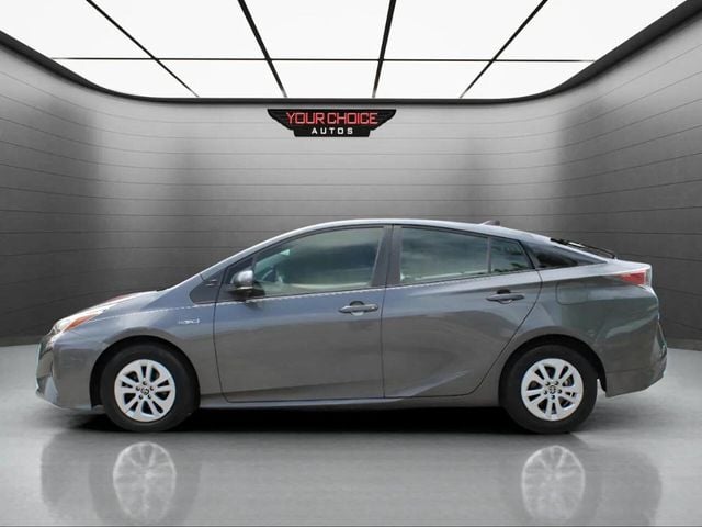 2017 Toyota Prius Two 4dr Hatchback - 22928585 - 1