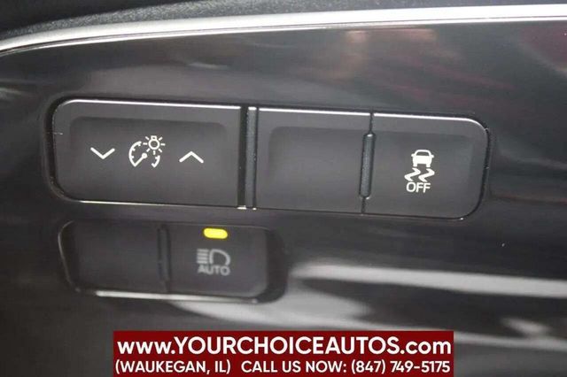 2017 Toyota Prius Two 4dr Hatchback - 22928585 - 30