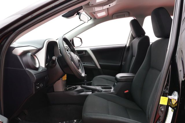 2017 Toyota RAV4 LE AWD - 21000630 - 10