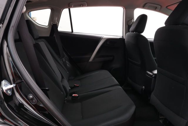 2017 Toyota RAV4 LE AWD - 21000630 - 14