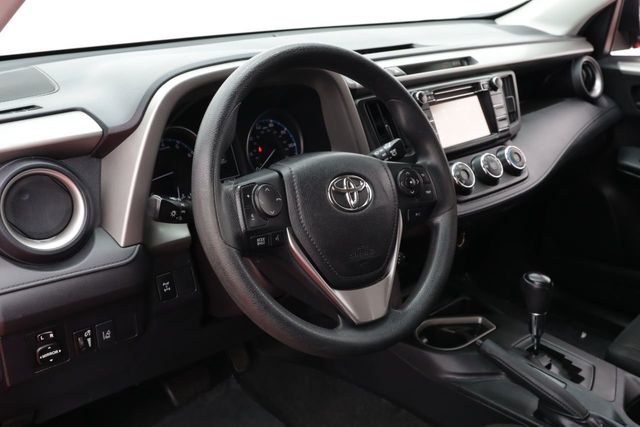 2017 Toyota RAV4 LE AWD - 21000630 - 23