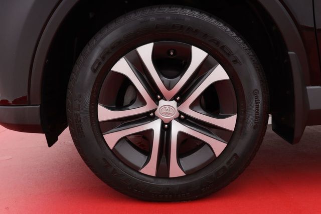 2017 Toyota RAV4 LE AWD - 21000630 - 25