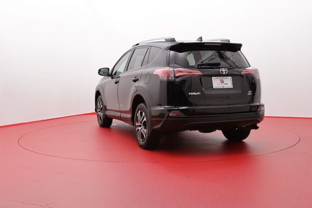 2017 Toyota RAV4 LE AWD - 21000630 - 2